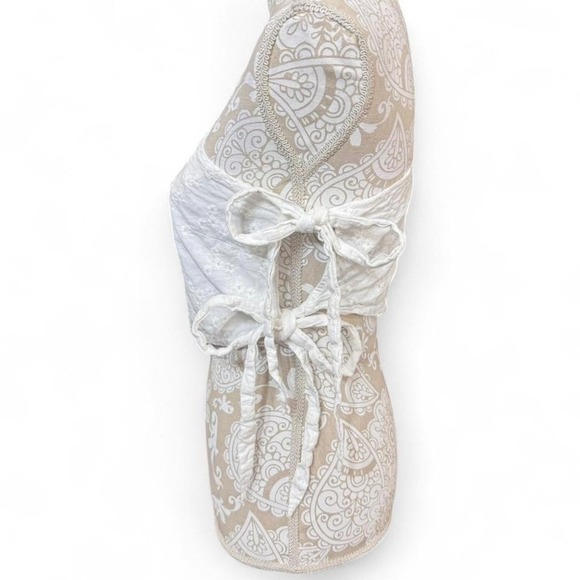 Show Me Your Mumu White Off the Shoulder Side Tie Cropped T Shirt Size Medium - Picture 3 of 5